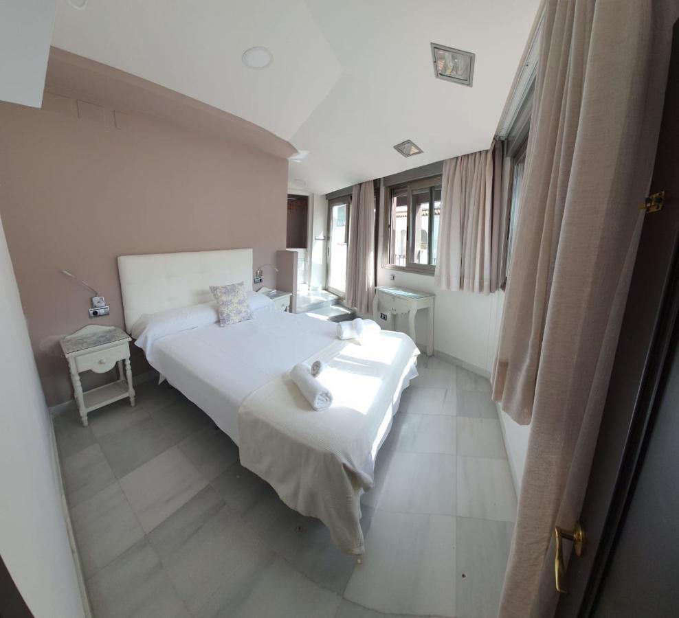Apartamentos Torre De La Mezquita Кордова Екстер'єр фото